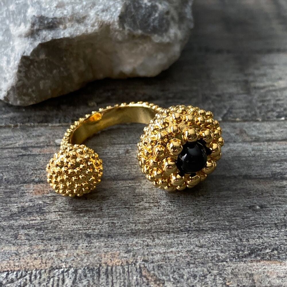 NEW Gold Textured Ring With Black Accent Stone - Picture 4 of 15